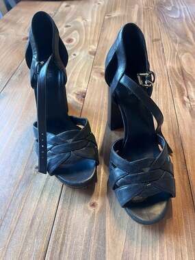 Michael Kors Black Leather Ankle Strap 4”
Platform Block Heel Sandals Size 8M